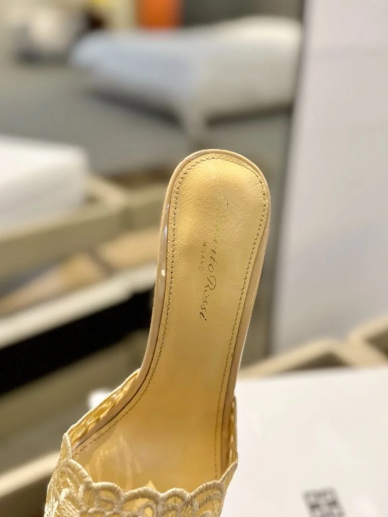 UrbanChic Gianvito Rossi Sandals 10032