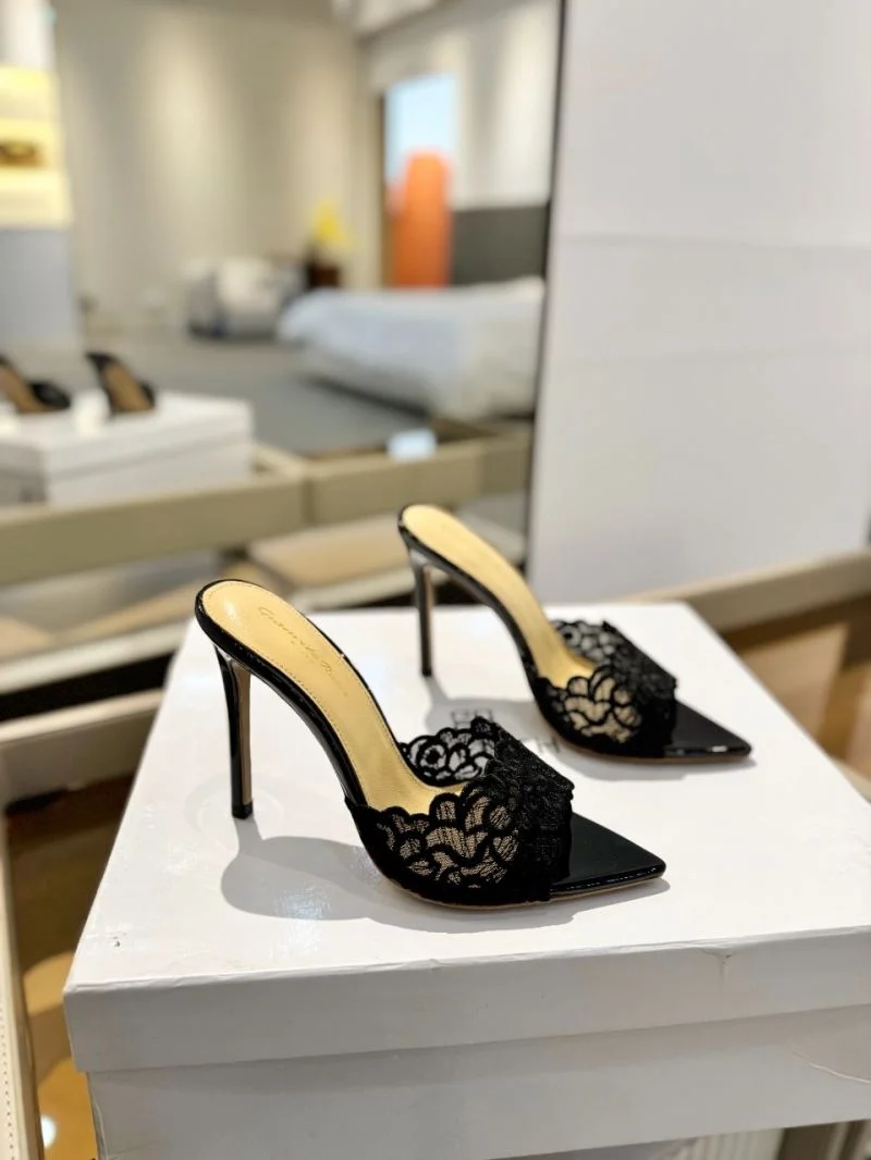 Gianvito Rossi Sandals Sophisticated 10052