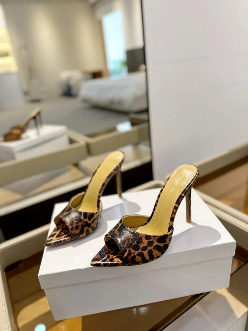 Youthful Gianvito Rossi Sandals 10022