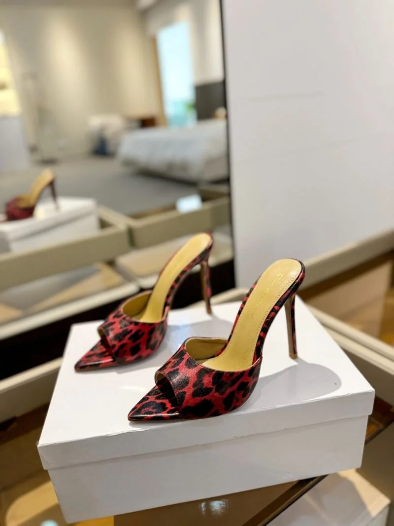 Gianvito Rossi Sandals Practical 10065