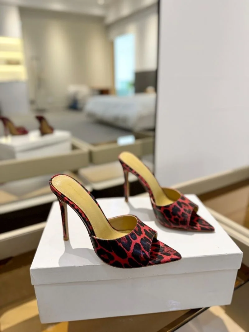 Gianvito Rossi Sandals Practical 10065