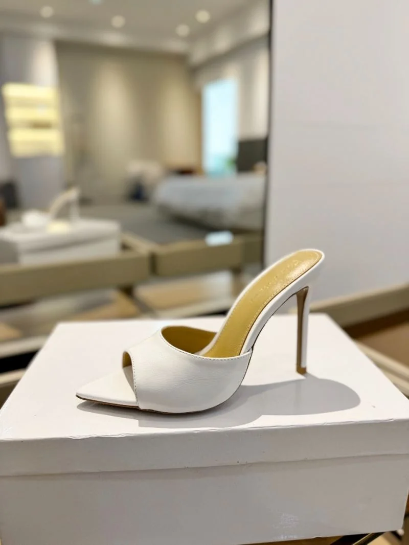 Gianvito Rossi Sandals Refined 10042