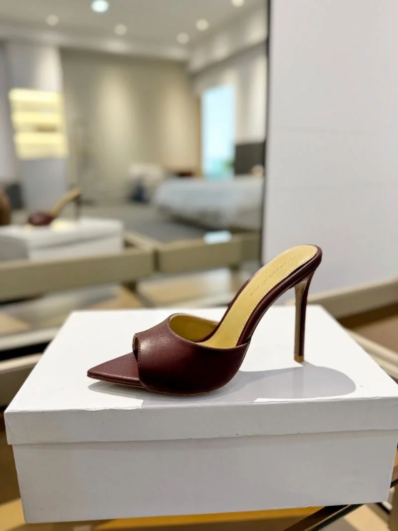 Soft Gianvito Rossi Sandals 10037