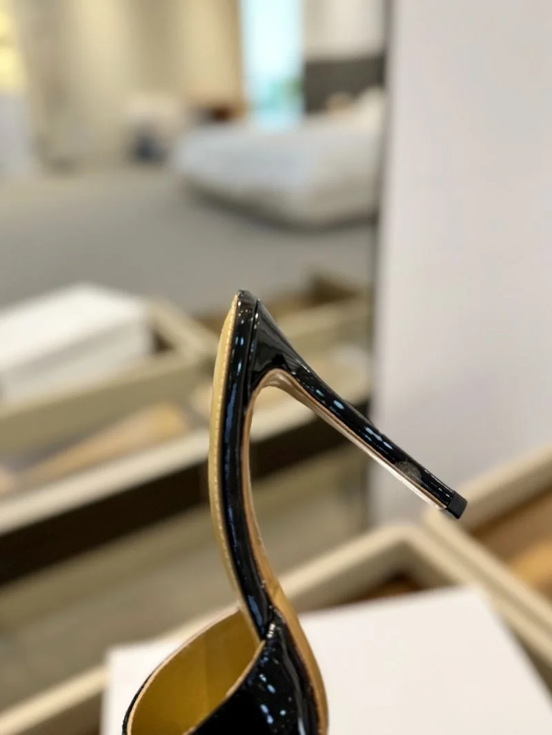 Gianvito Rossi Sandals Chic 10016