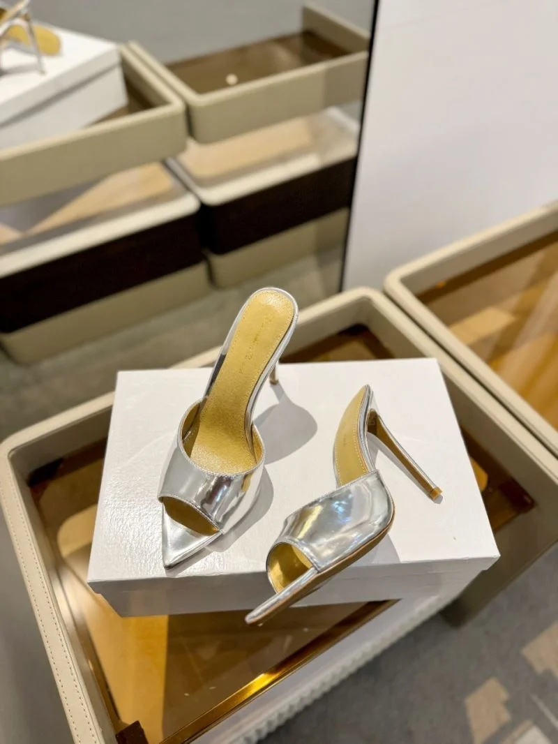 Gianvito Rossi Sandals Casual 10085