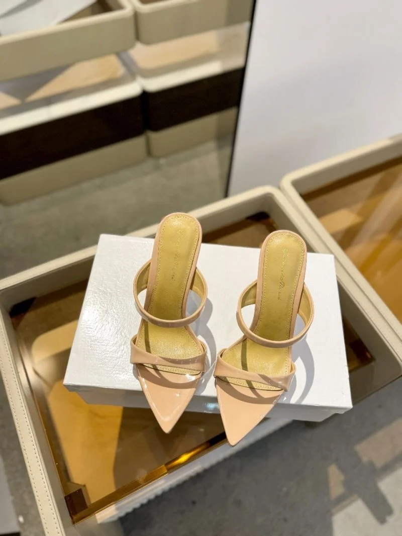 Trendsetting Gianvito Rossi Sandals 10051