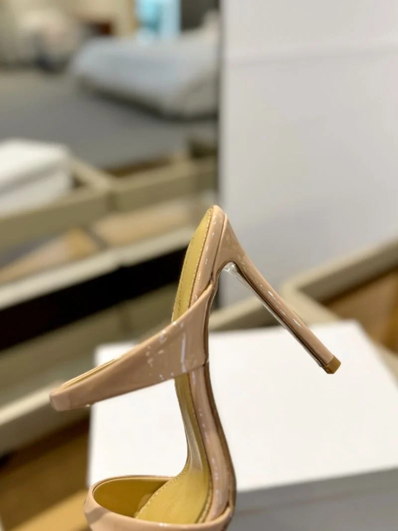 Trendsetting Gianvito Rossi Sandals 10051