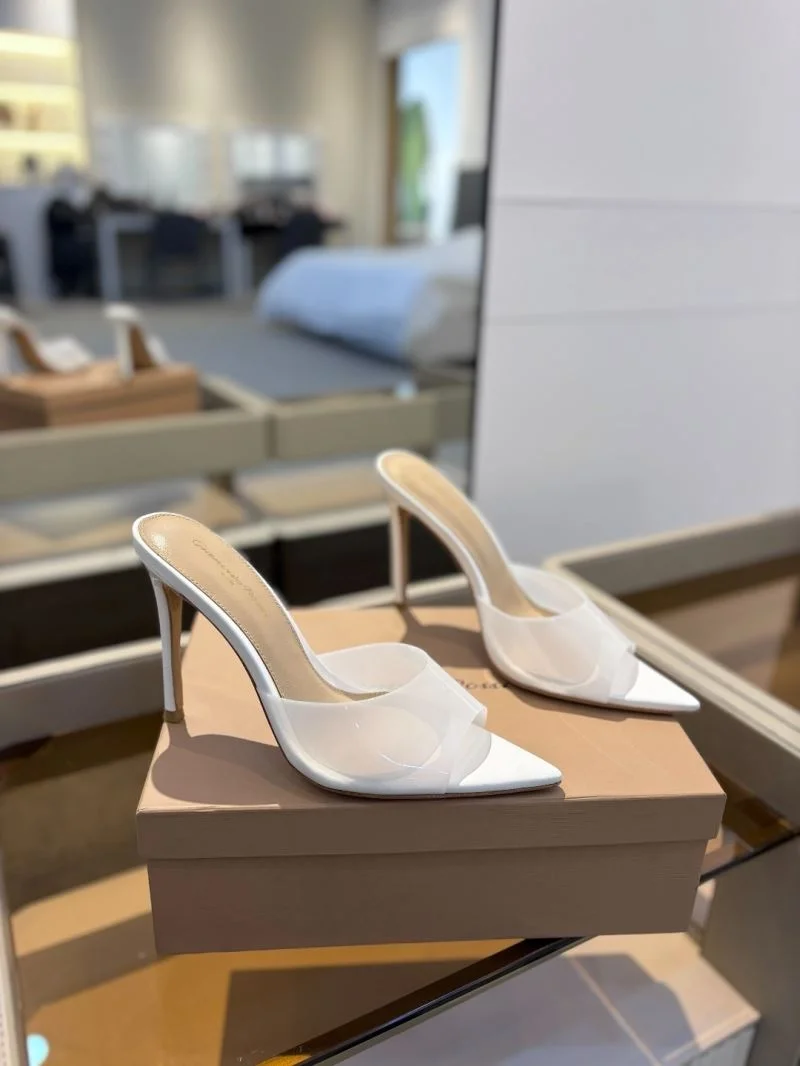 Minimalist Gianvito Rossi Sandals 9984