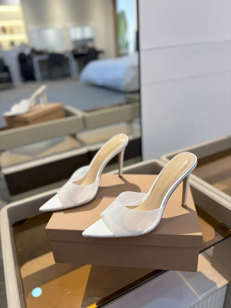 Minimalist Gianvito Rossi Sandals 9984