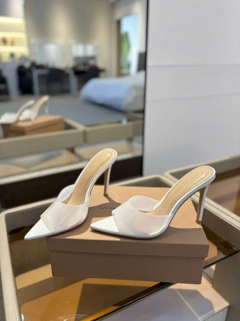 Minimalist Gianvito Rossi Sandals 9984