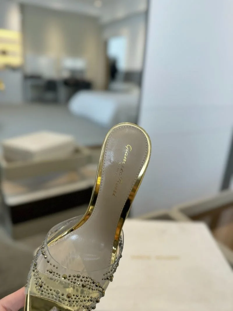 Trendy Gianvito Rossi Sandals 10009