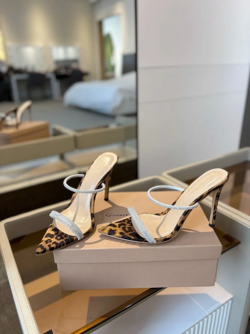 Sustainable Gianvito Rossi Sandals 10005