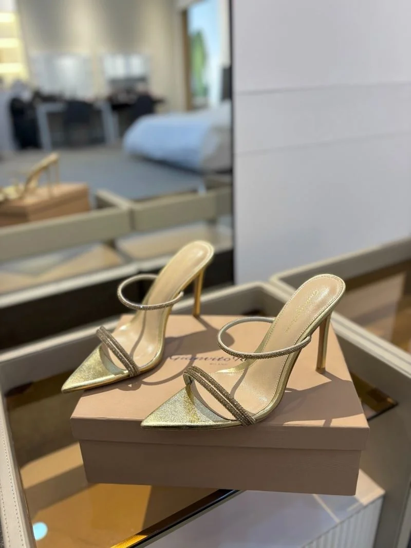 Gianvito Rossi Sandals SmoothTexture 10002