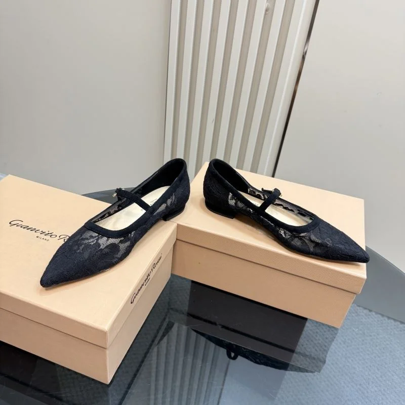 Packable Gianvito Rossi Shoes 9956