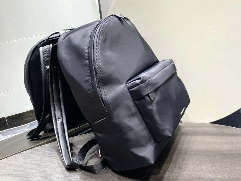 Givenchy Backpacks Sleek 44584