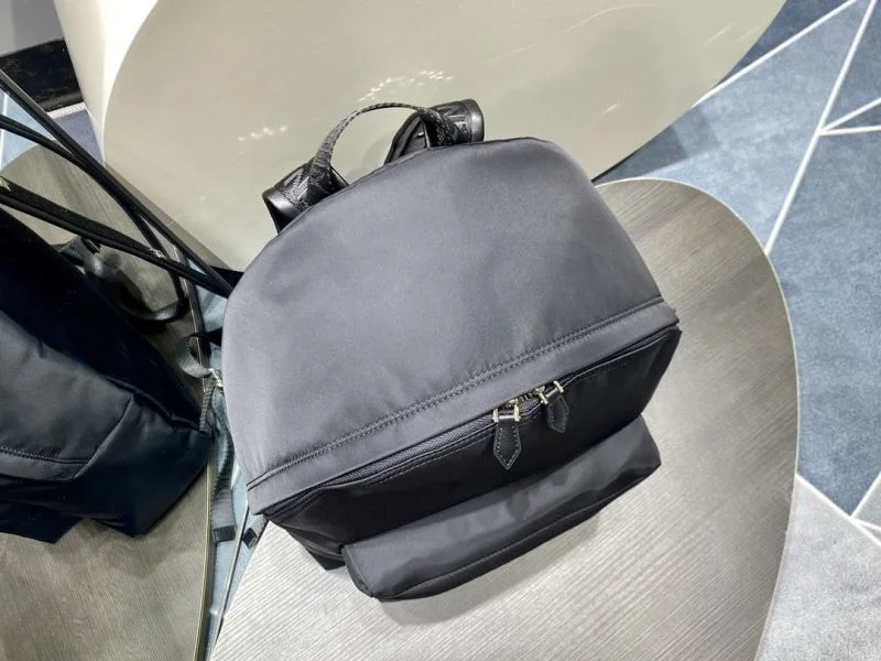 Givenchy Backpacks Sleek 44584