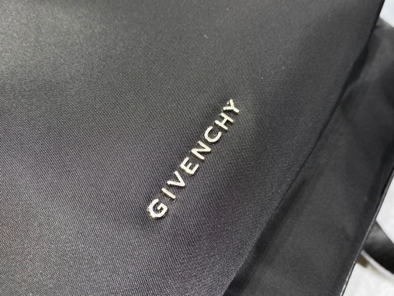 Givenchy Backpacks Resilient 44578