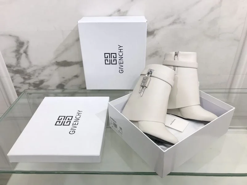 Givenchy Boots Lightweight 15709