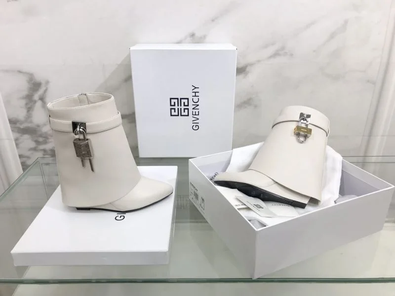 Givenchy Boots Lightweight 15709