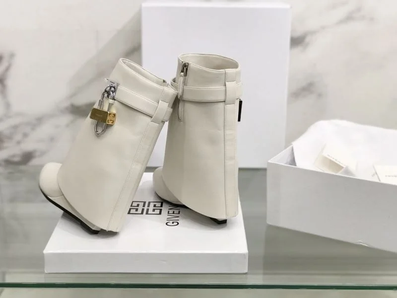 Givenchy Boots Lightweight 15709