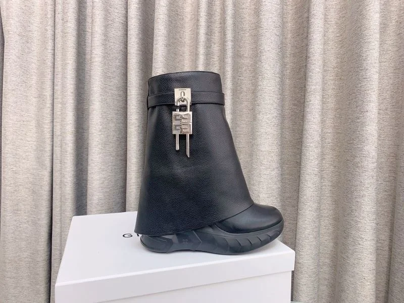 Lightweight Givenchy Boots 15693