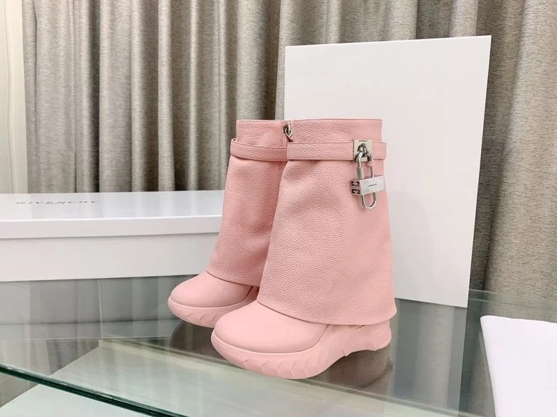 TechFriendly Givenchy Boots 15700