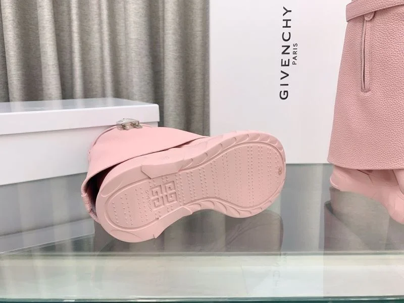 TechFriendly Givenchy Boots 15700
