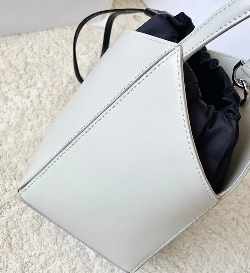 TechFriendly Givenchy Bucket Bags 44927
