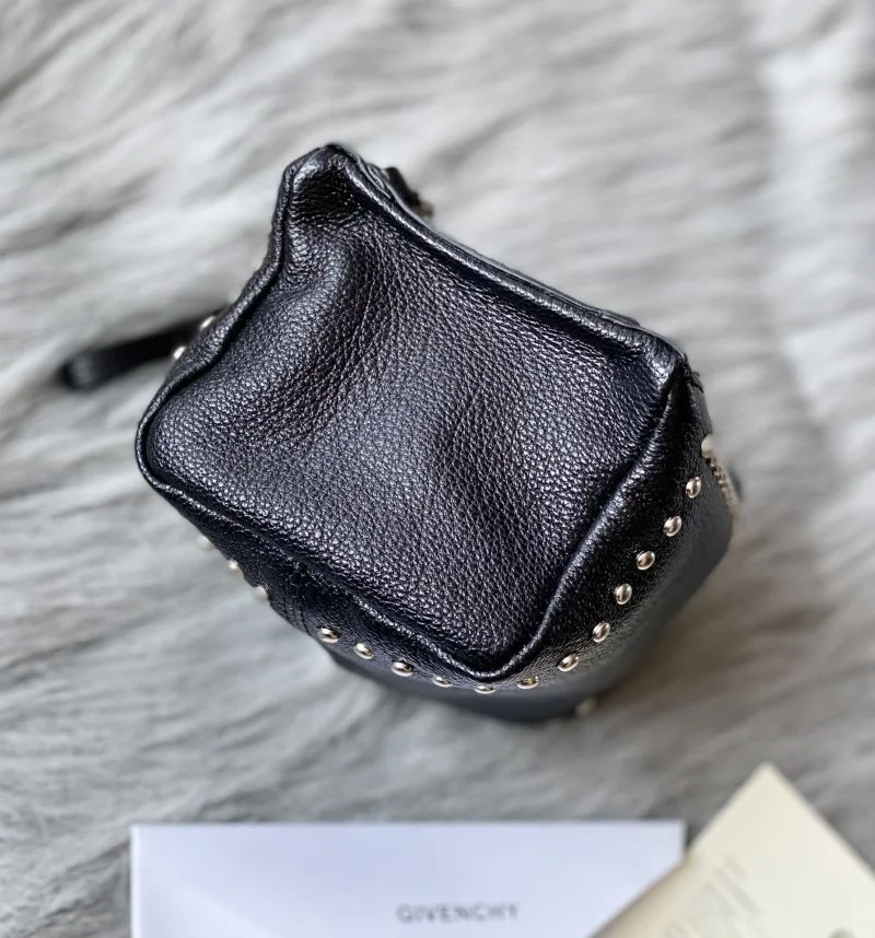 Snug Givenchy Clutch Bags 44930