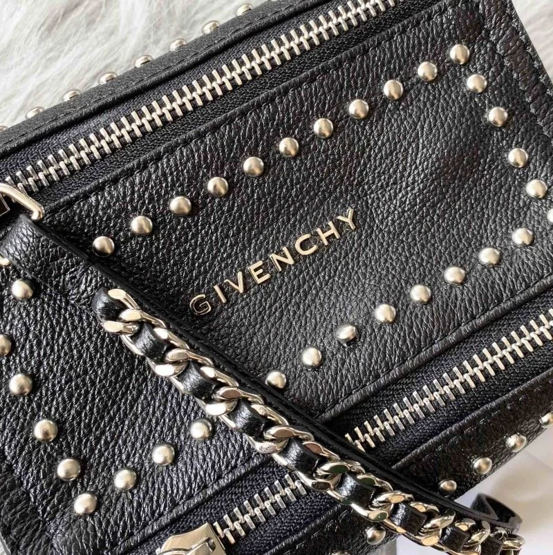Snug Givenchy Clutch Bags 44930