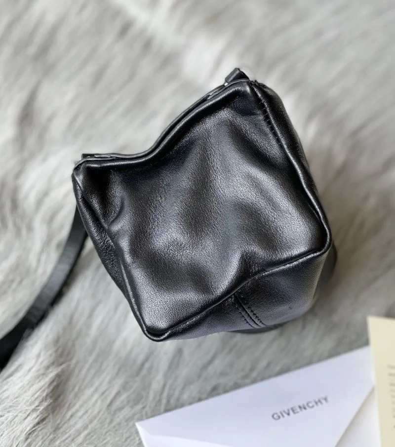 Sophisticated Givenchy Clutch Bags 44969