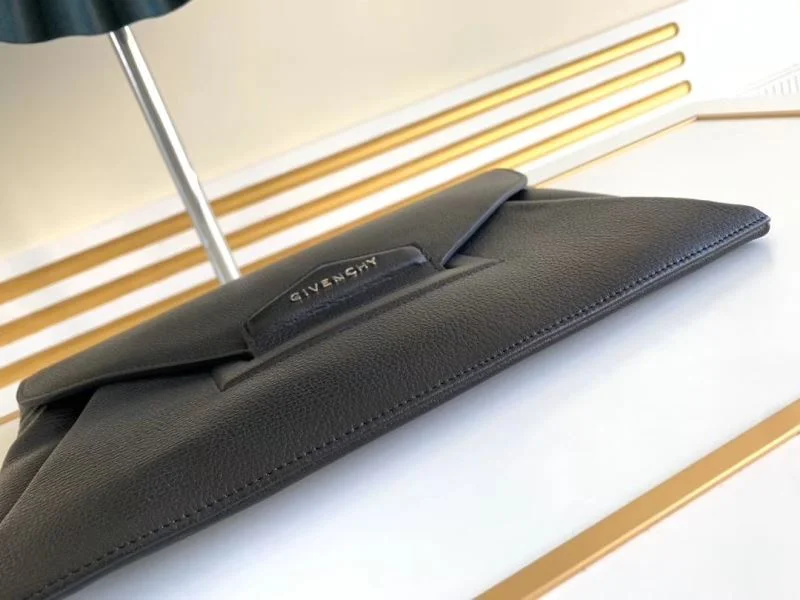 Givenchy Clutch Bags EasyCare 44929