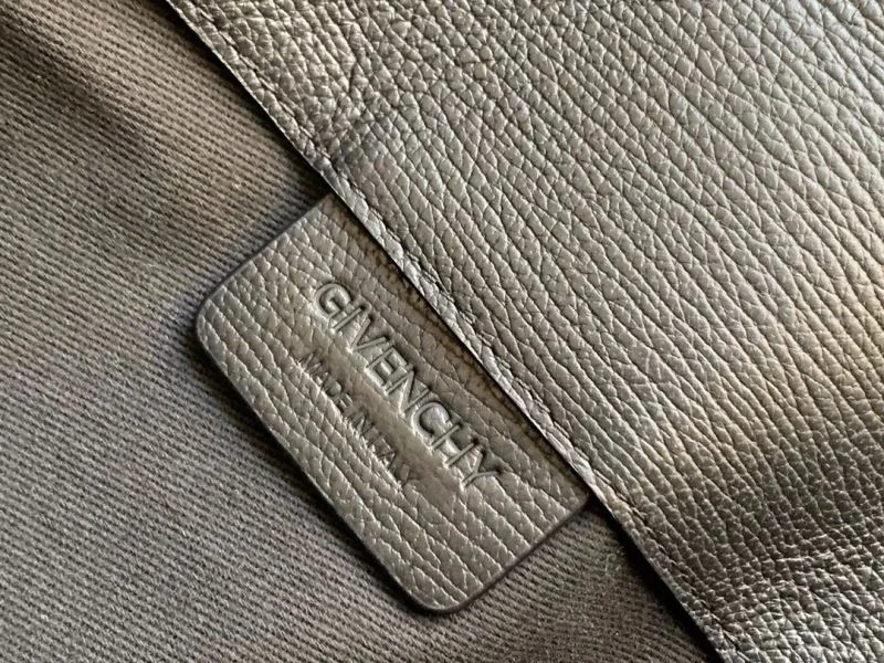 Givenchy Clutch Bags EasyCare 44929