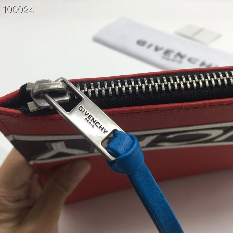 Breathable Givenchy Clutch Bags 44873