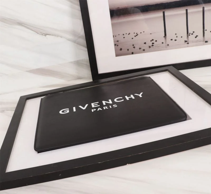 SmoothTexture Givenchy Clutch Bags 44818