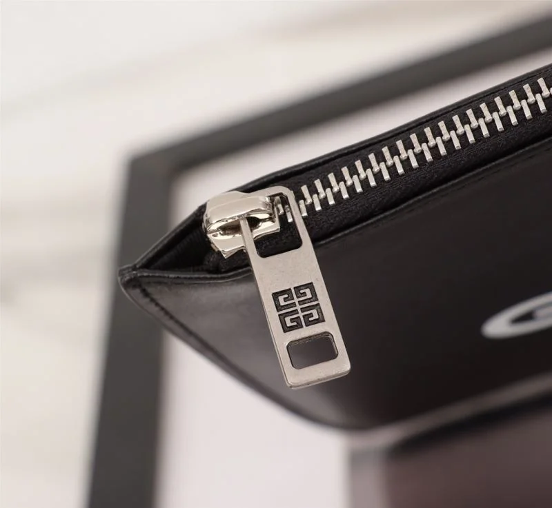 SmoothTexture Givenchy Clutch Bags 44818