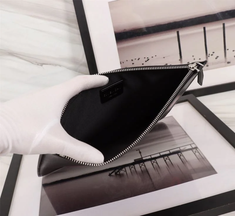 TravelReady Givenchy Clutch Bags 44794
