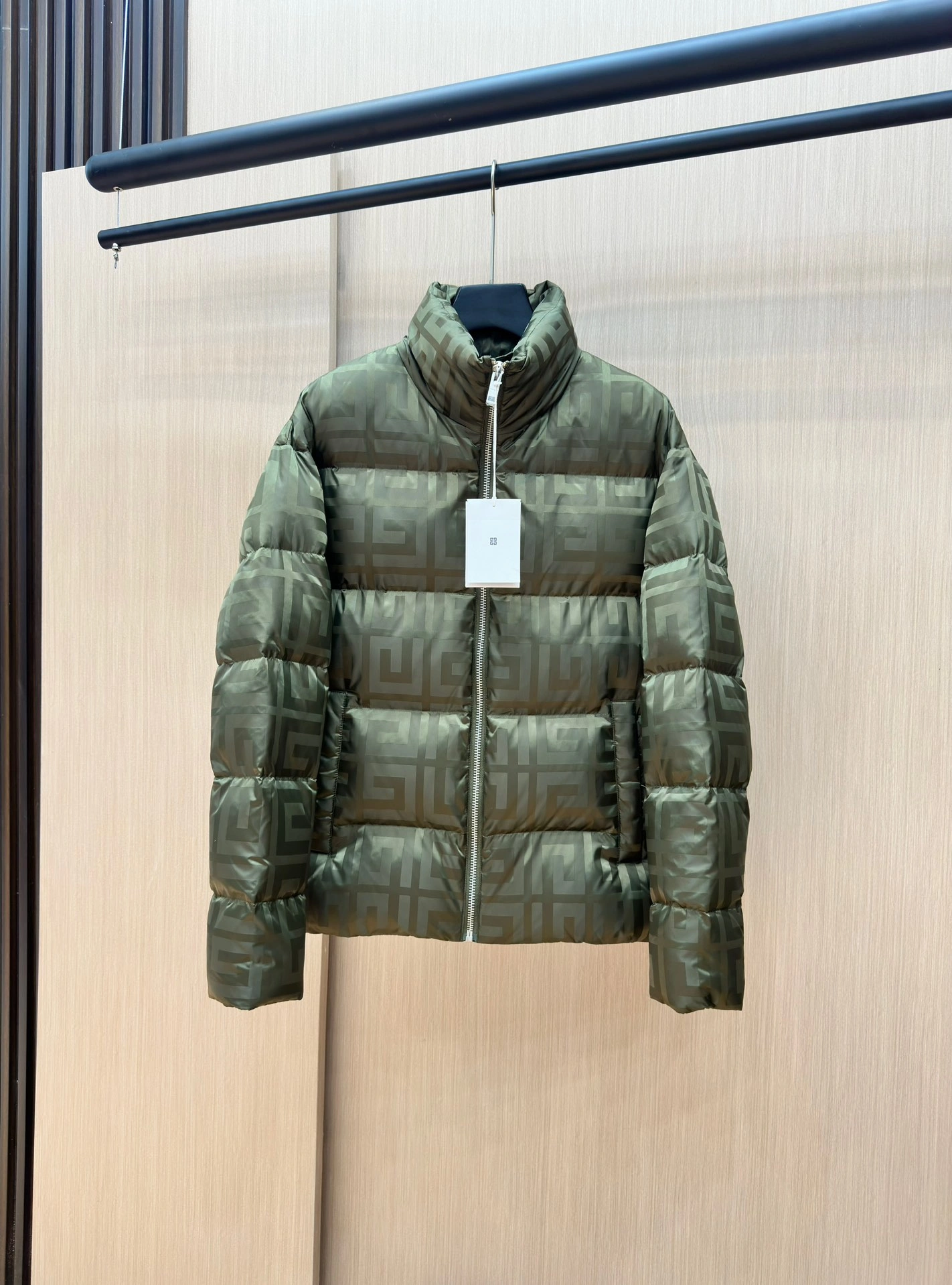 FlexibleFit Givenchy Down Jackets 124232