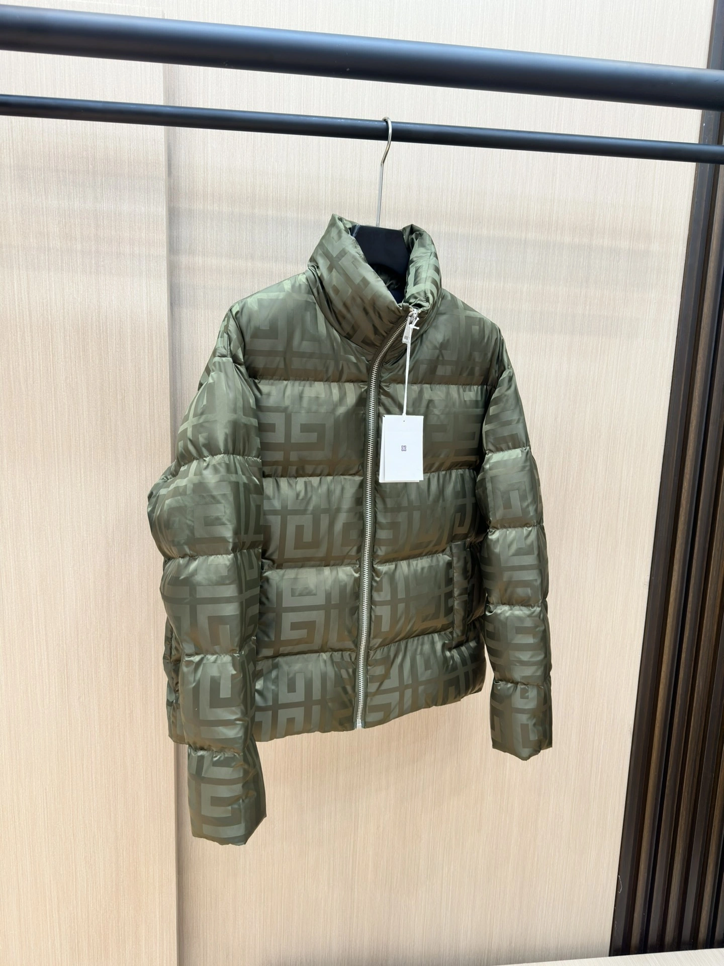 FlexibleFit Givenchy Down Jackets 124232