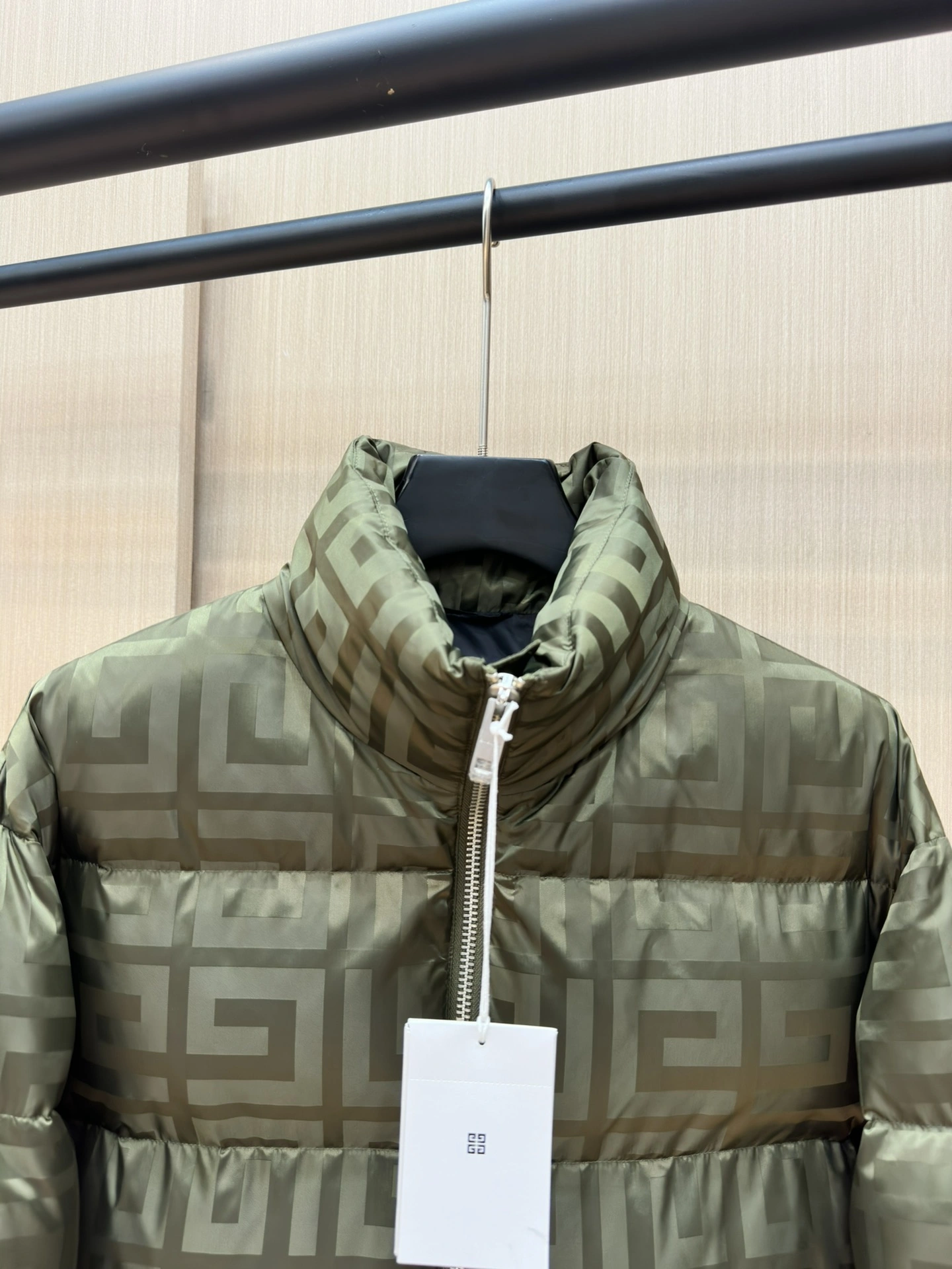 FlexibleFit Givenchy Down Jackets 124232