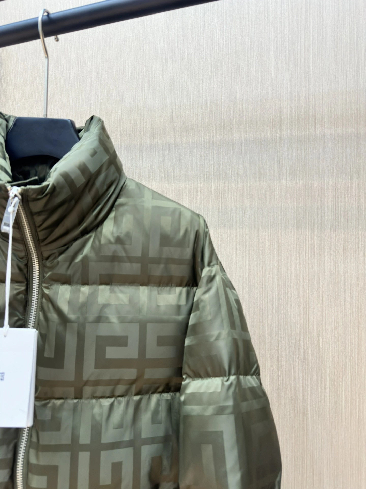 FlexibleFit Givenchy Down Jackets 124232