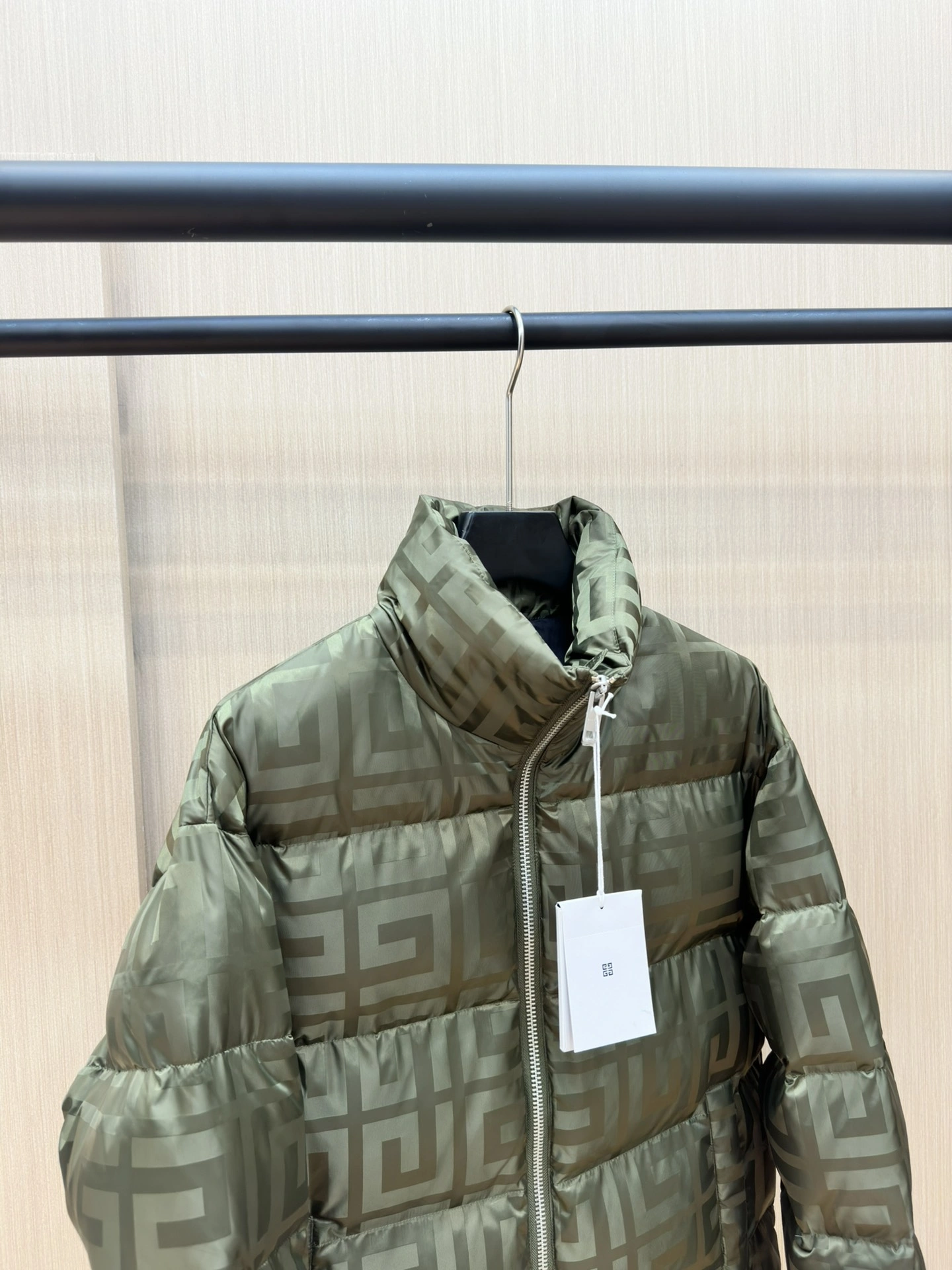 FlexibleFit Givenchy Down Jackets 124232