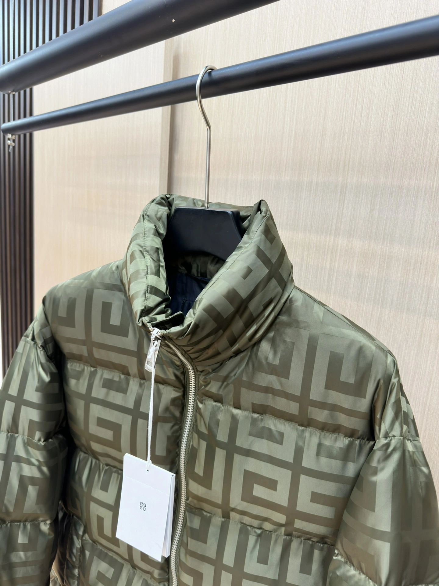 FlexibleFit Givenchy Down Jackets 124232