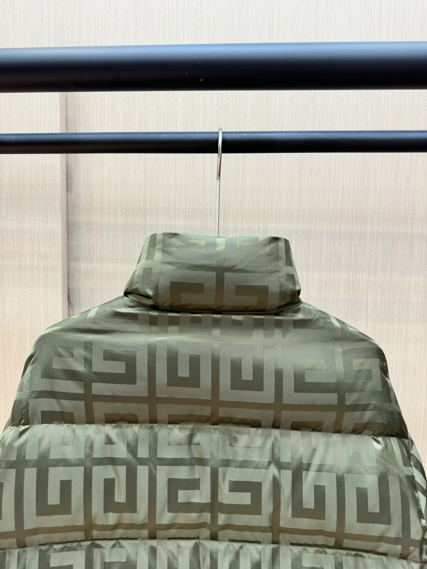 FlexibleFit Givenchy Down Jackets 124232