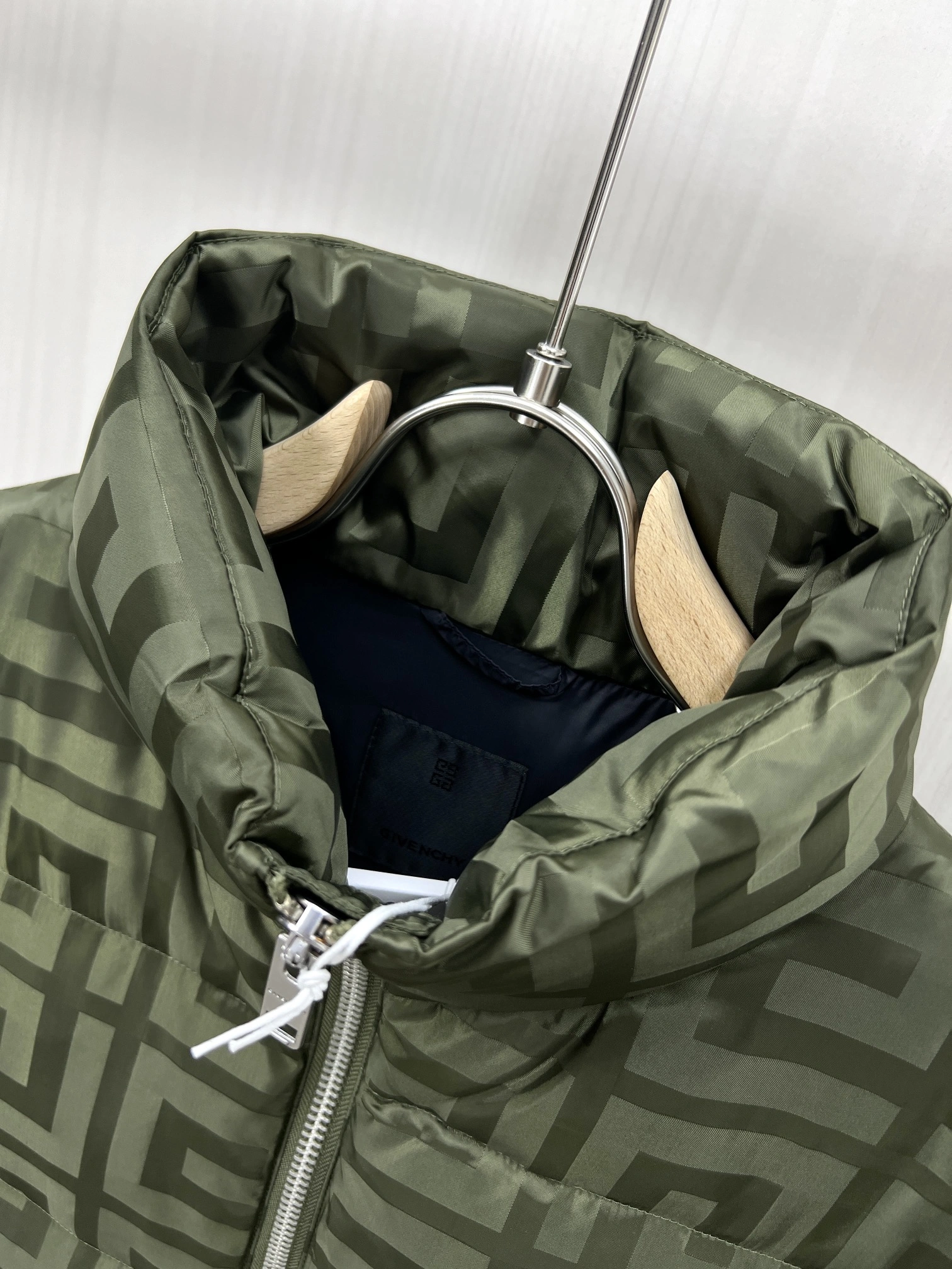 Chic Givenchy Down Jackets 124221