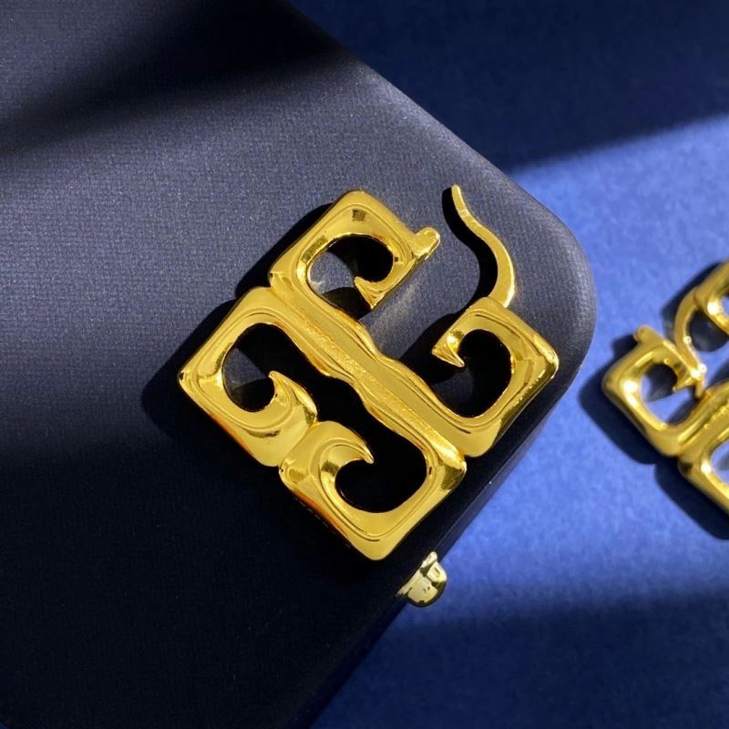 EyeCatching Givenchy Earrings 212619