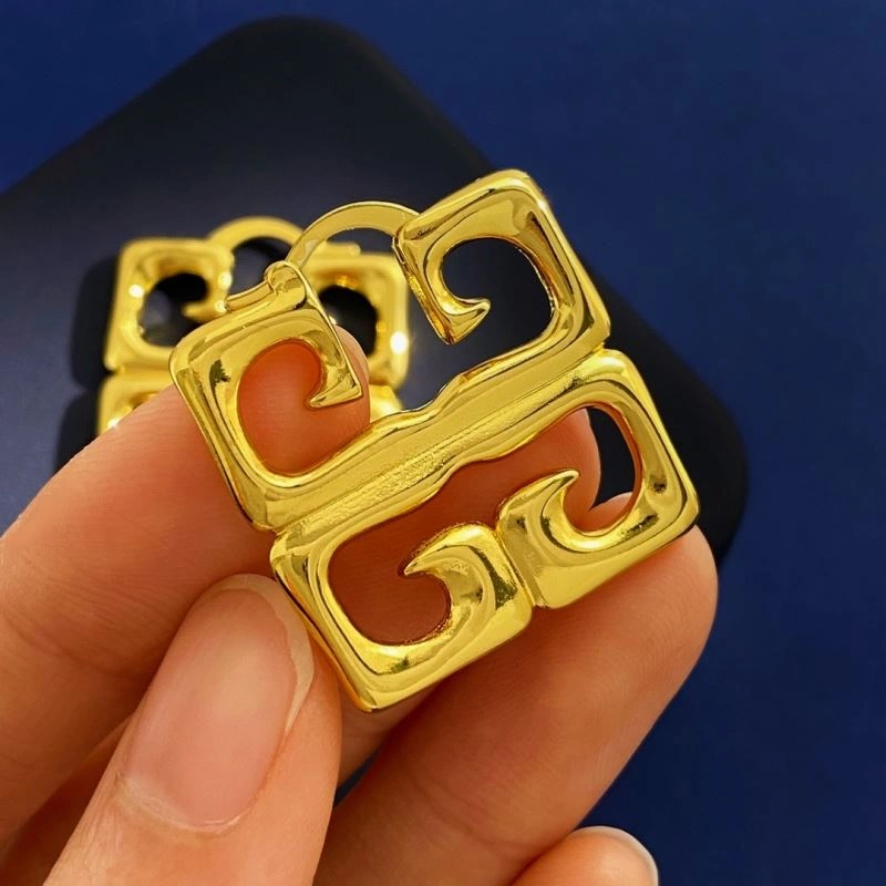 EyeCatching Givenchy Earrings 212619