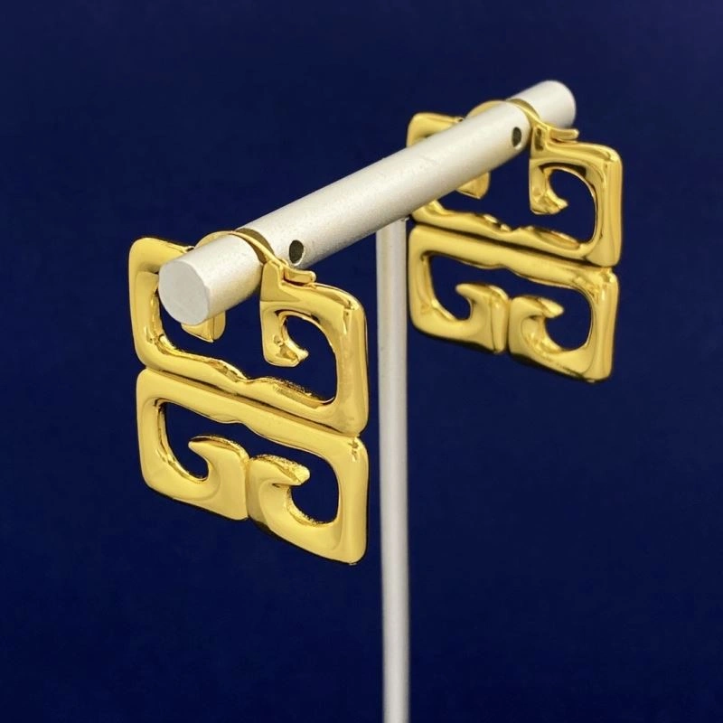 EyeCatching Givenchy Earrings 212619