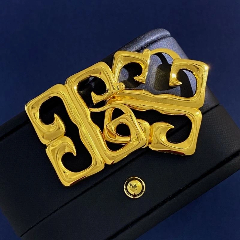 EyeCatching Givenchy Earrings 212619