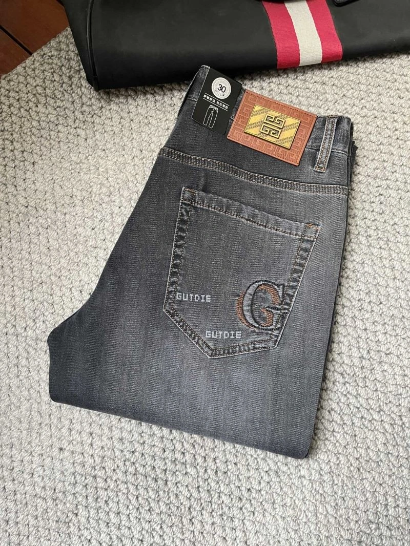 Resilient Givenchy Jeans 123938